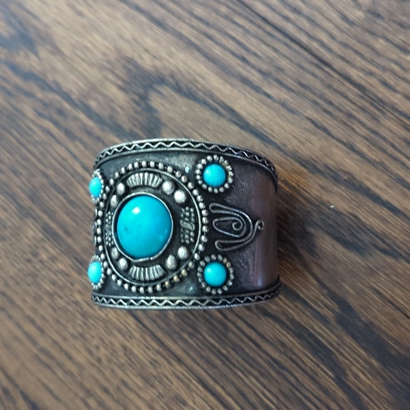 Jewelry - 7.5 inch blue and silver colored Boho bracelet